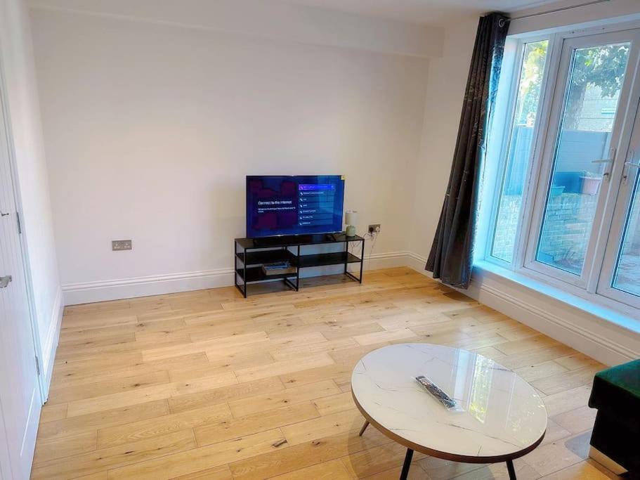 Apartament 1 Bed Flat Near