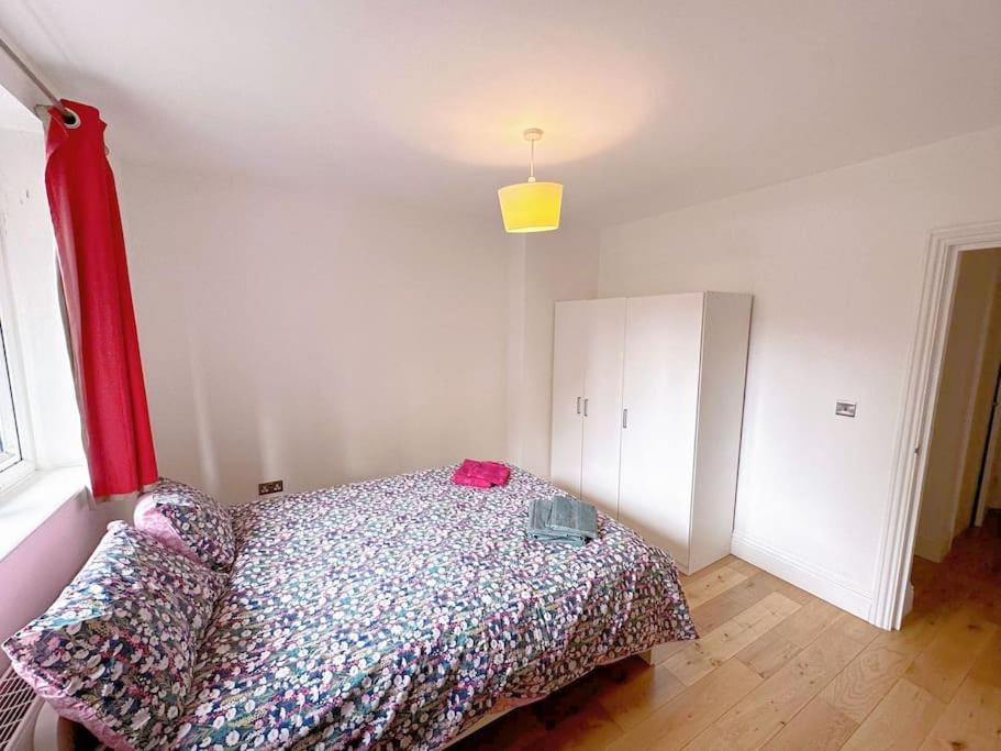 Apartament 1 Bed Flat Near Londra